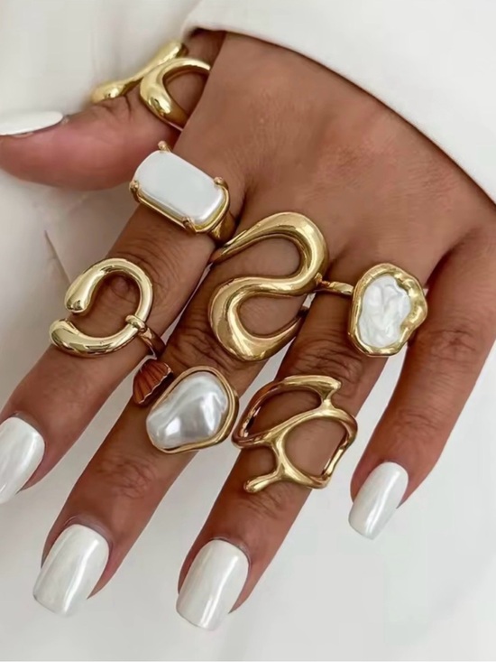 Anthropologie Jewelry - Gold and White Pearl Sculptural Ring Set